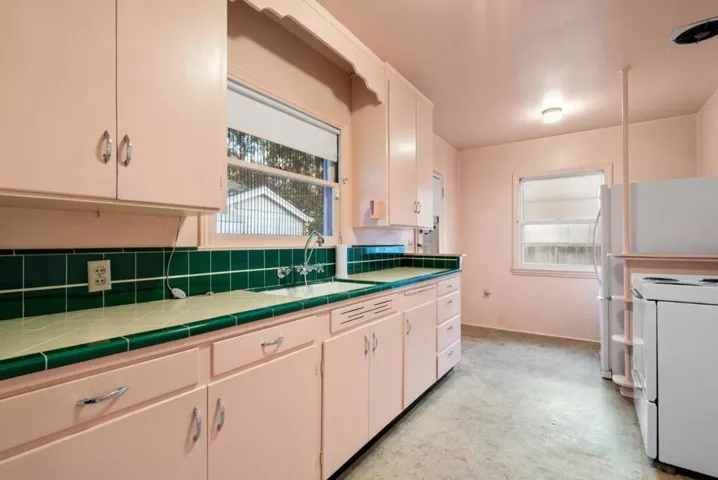 709 Riverview Drive, Capitola, California 95010
