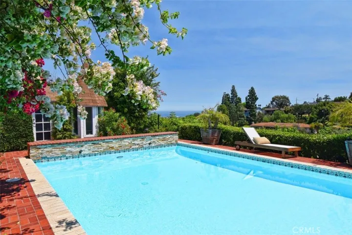 Pool & Spa