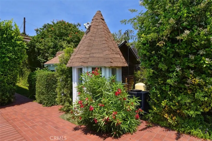 Pool House
