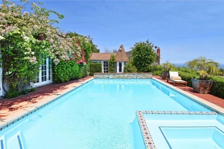 Pool & Spa
