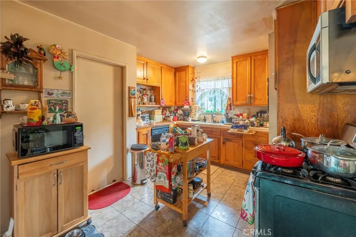 20371 Somerville Lane, Huntington Beach, California 92646