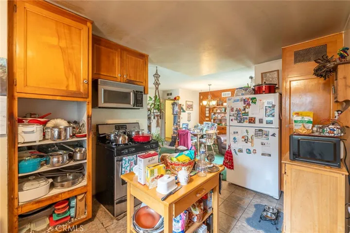 20371 Somerville Lane, Huntington Beach, California 92646