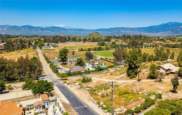 27715 Hemet Street, Hemet, California 92544