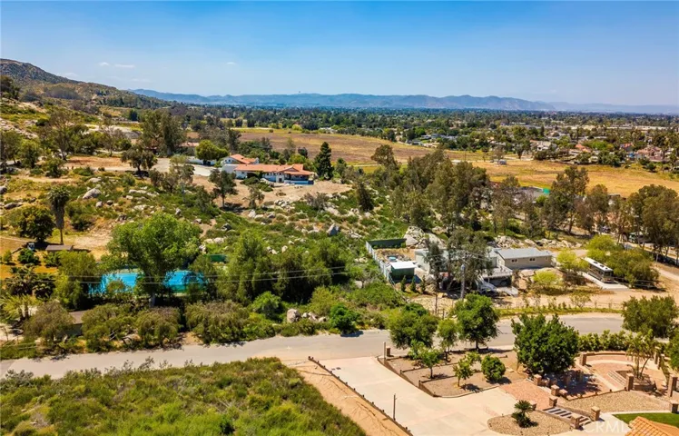 27715 Hemet Street, Hemet, California 92544
