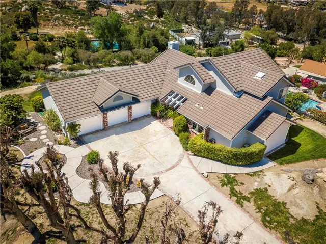 27715 Hemet Street, Hemet, California 92544