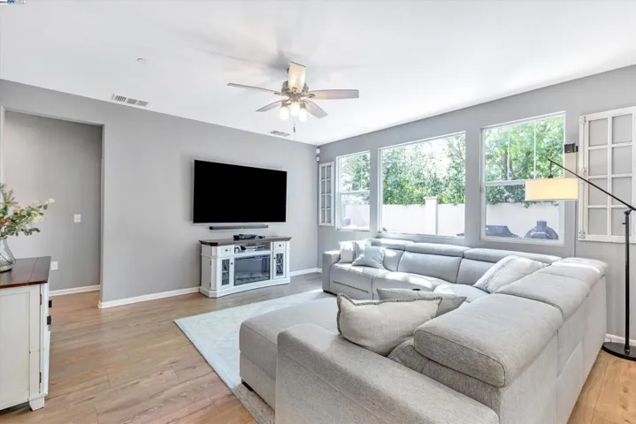 332 Macarthur Way, Brentwood, California 94513