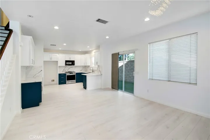 28349 Willow Court, Saugus, California 91350
