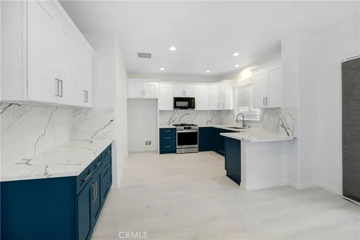 28349 Willow Court, Saugus, California 91350