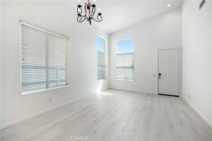 28349 Willow Court, Saugus, California 91350