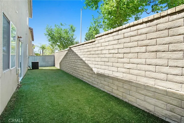 28349 Willow Court, Saugus, California 91350