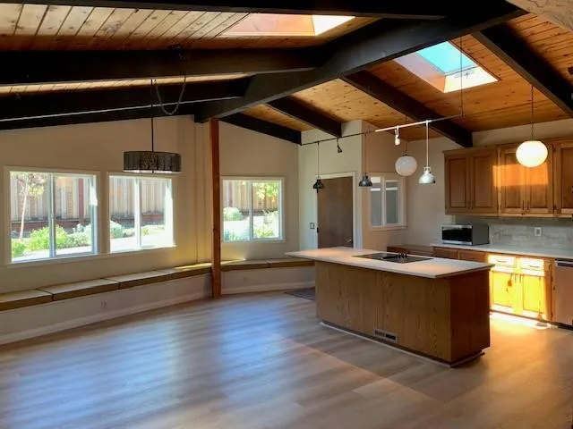 621 Park Way, Santa Cruz, California 95065