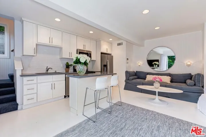 909 N Orlando Avenue, Los Angeles, California 90069