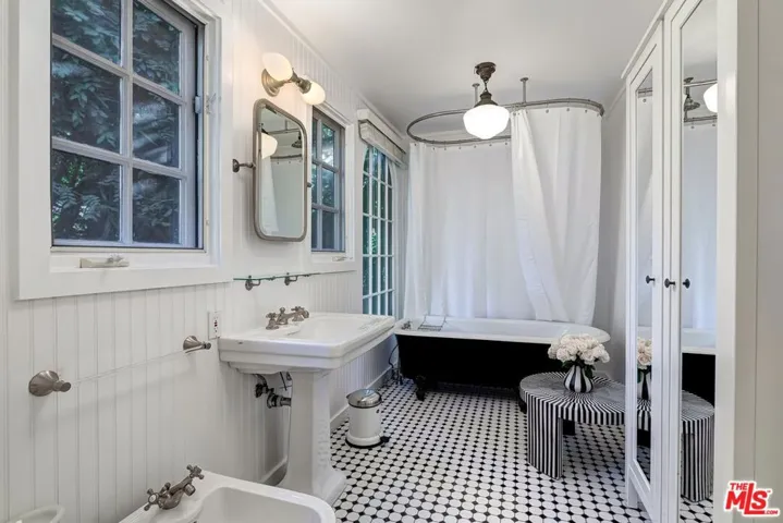 909 N Orlando Avenue, Los Angeles, California 90069