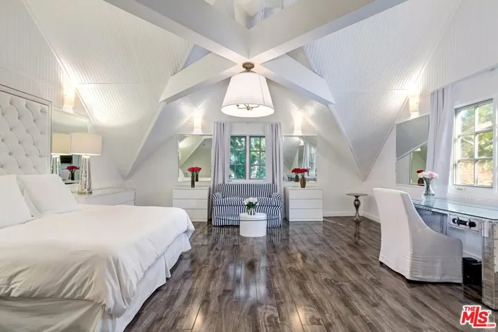 909 N Orlando Avenue, Los Angeles, California 90069