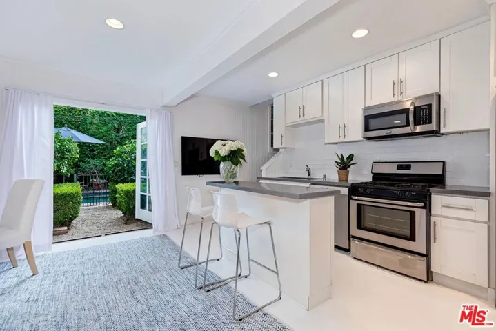 909 N Orlando Avenue, Los Angeles, California 90069