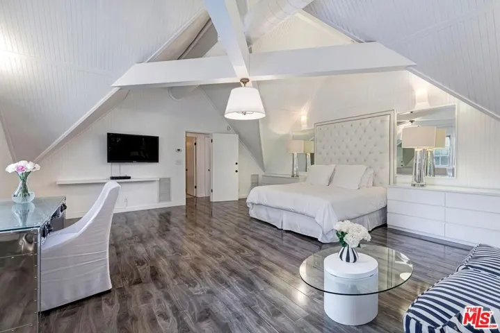 909 N Orlando Avenue, Los Angeles, California 90069