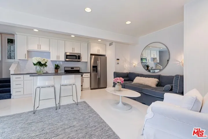 909 N Orlando Avenue, Los Angeles, California 90069