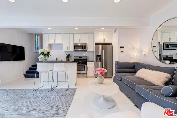 909 N Orlando Avenue, Los Angeles, California 90069