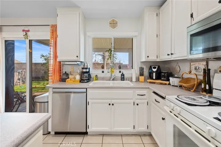 2865 W Rancho Vista Drive, Rialto, California 92377