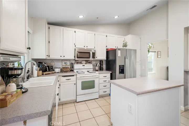 2865 W Rancho Vista Drive, Rialto, California 92377