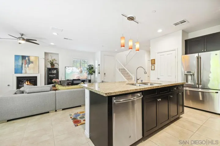 2017 Madrone Ln, Vista, California 92084