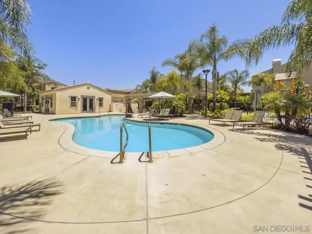 2017 Madrone Ln, Vista, California 92084