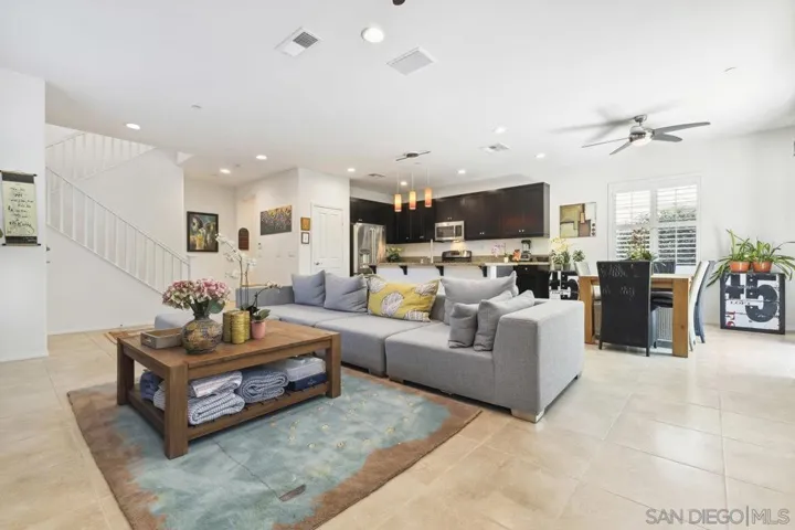 2017 Madrone Ln, Vista, California 92084