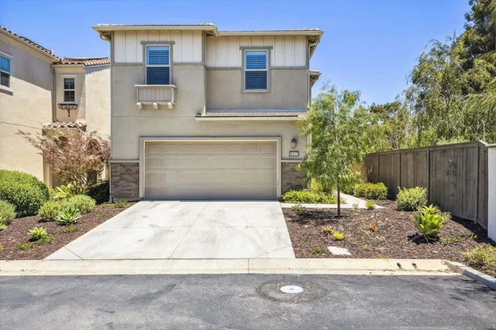 2017 Madrone Ln, Vista, California 92084