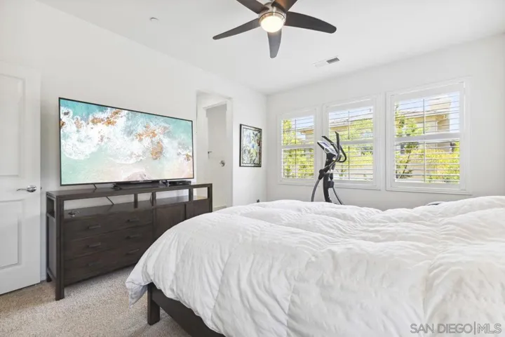 2017 Madrone Ln, Vista, California 92084