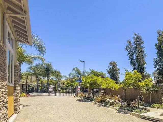 2017 Madrone Ln, Vista, California 92084