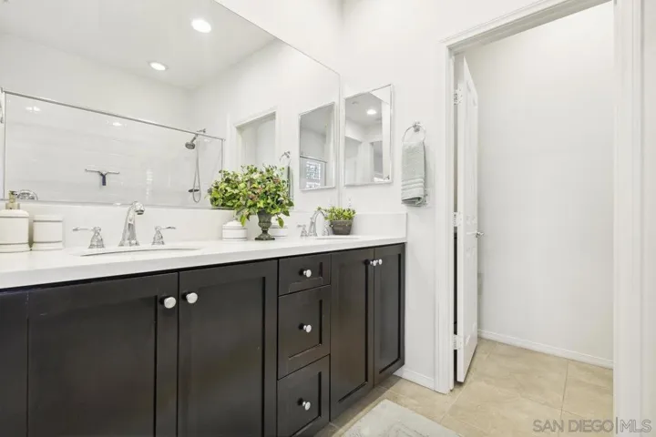 2017 Madrone Ln, Vista, California 92084