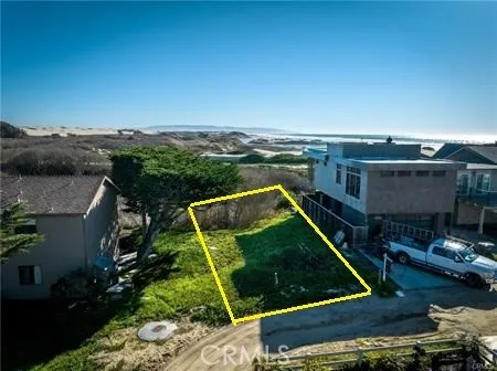 Yellow lot lines are approximate