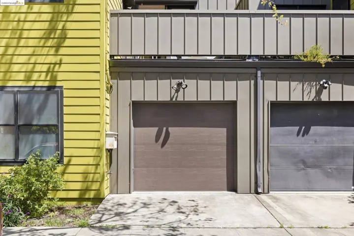 2882 Helen St, Oakland, California 94608