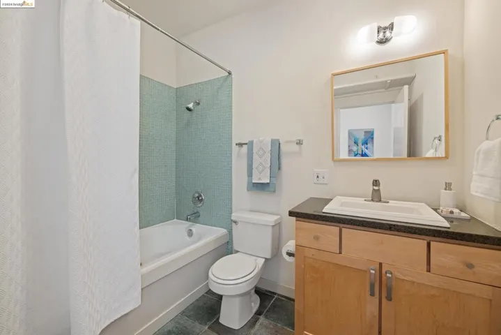 2882 Helen St, Oakland, California 94608
