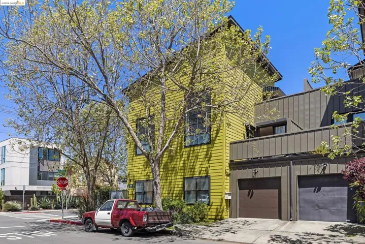 2882 Helen St, Oakland, California 94608