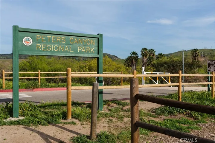 Minutes by car to Peters Canyon
