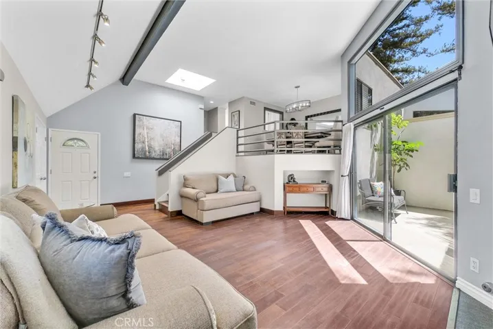 190 N Singingwood Street 2, Orange, California 92869
