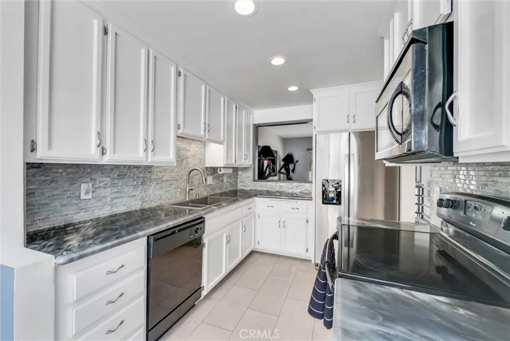 190 N Singingwood Street 2, Orange, California 92869