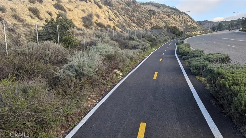 Walk/Bike path along Cannon