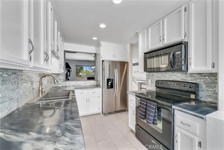 190 N Singingwood Street 2, Orange, California 92869