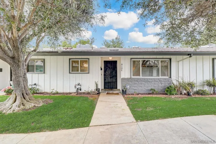 810 E Washington Ave E, Escondido, California 92025