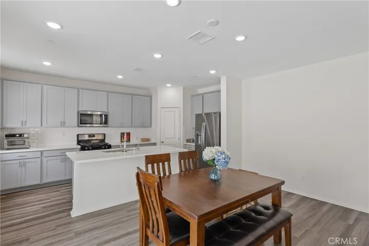1582 Wildgrove Way, Vista, California 92081