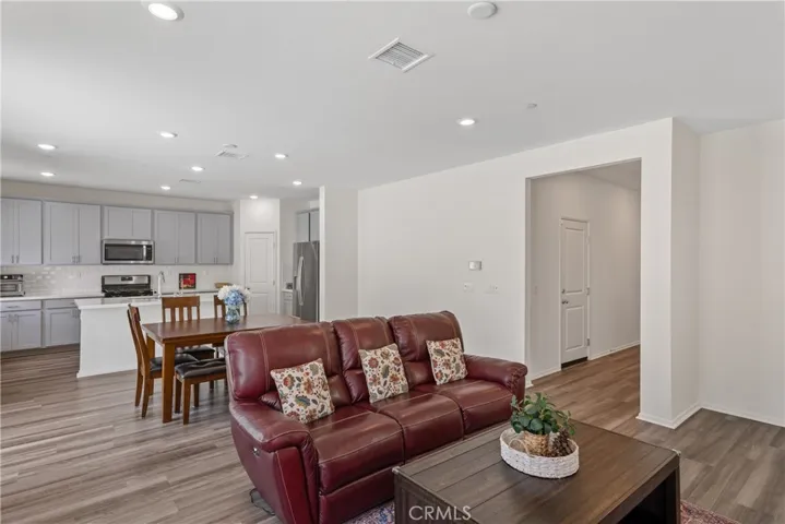 1582 Wildgrove Way, Vista, California 92081