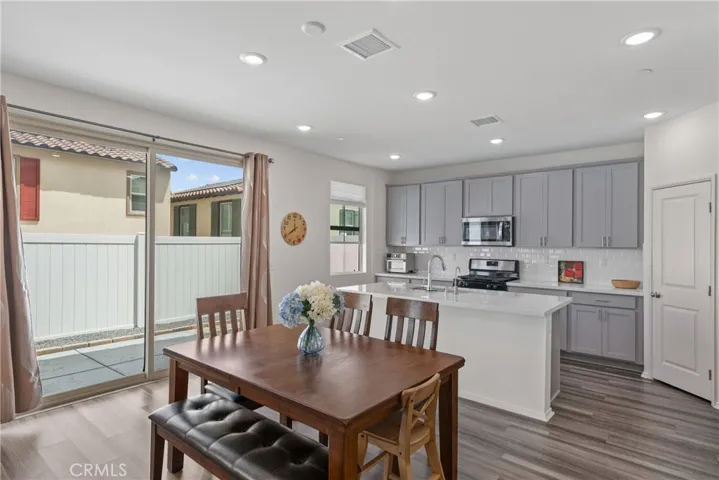 1582 Wildgrove Way, Vista, California 92081