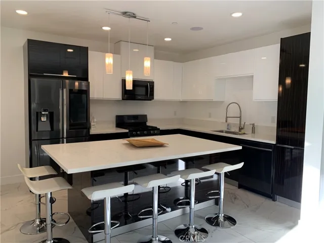 180 Lakeview Ave., Anaheim Hills, California 92807