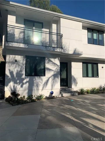 180 Lakeview Ave., Anaheim Hills, California 92807
