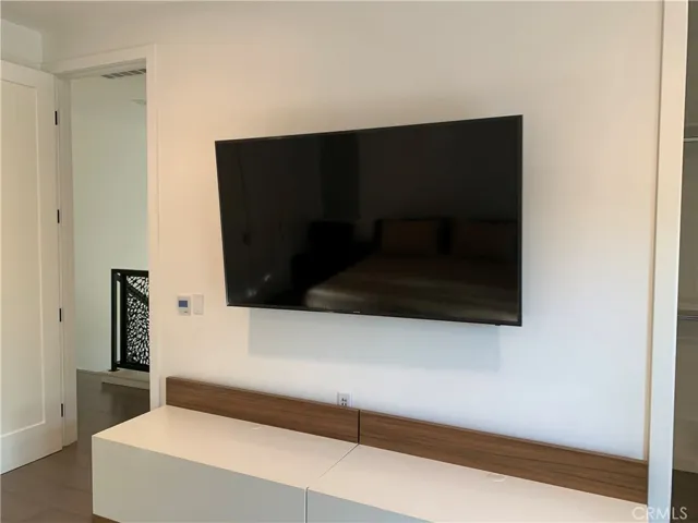 180 Lakeview Ave., Anaheim Hills, California 92807
