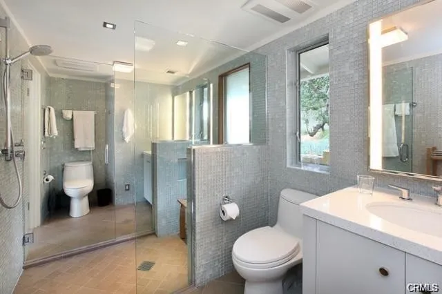 2490 Monaco Drive, Laguna Beach, California 92651