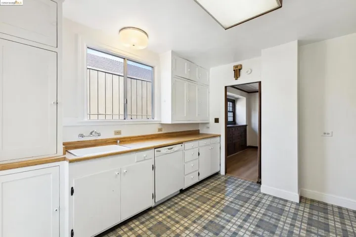 2531 Santa Clara Ave, Alameda, California 94501
