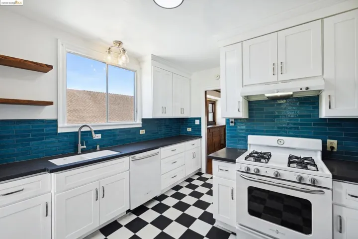 2531 Santa Clara Ave, Alameda, California 94501